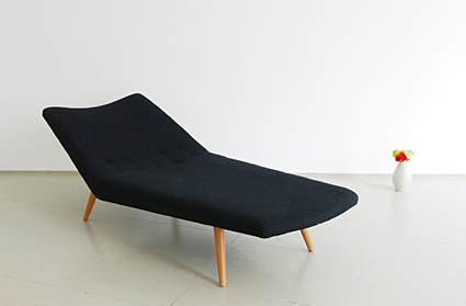 couch_schwarz_01 Kopie.jpg